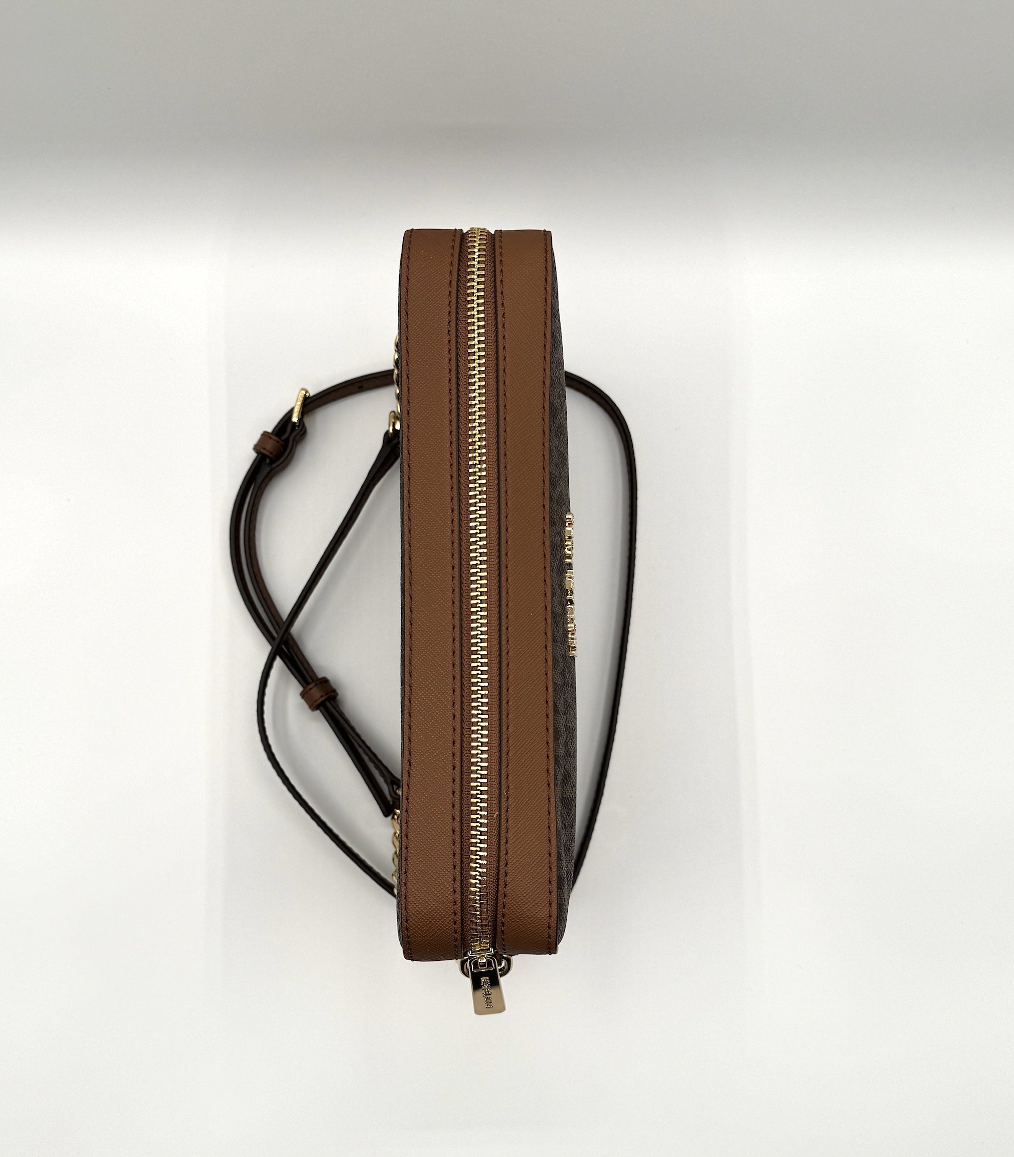 Jet Set Lare P.logo Crossbody Bag