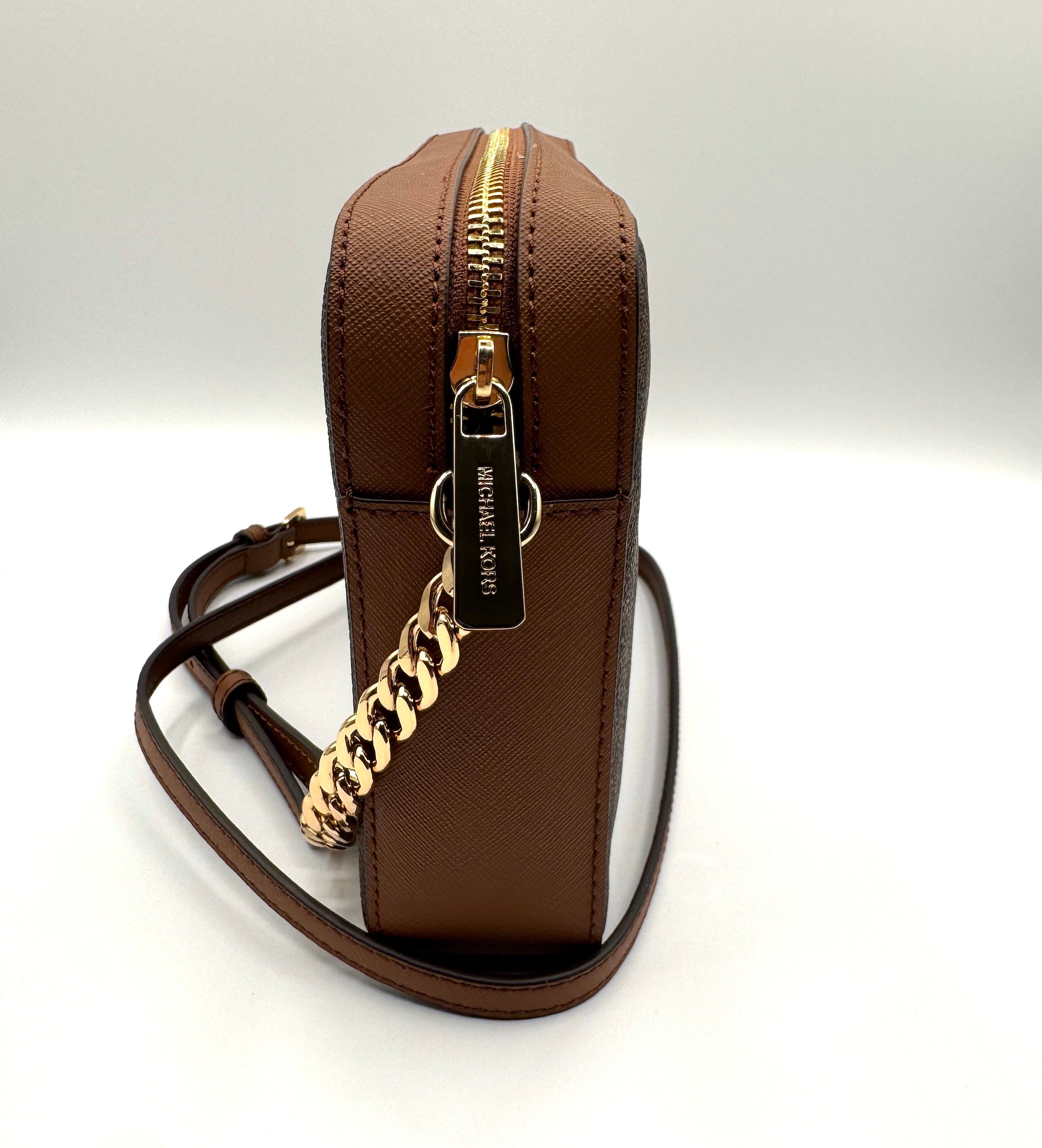 Jet Set Lare P.logo Crossbody Bag