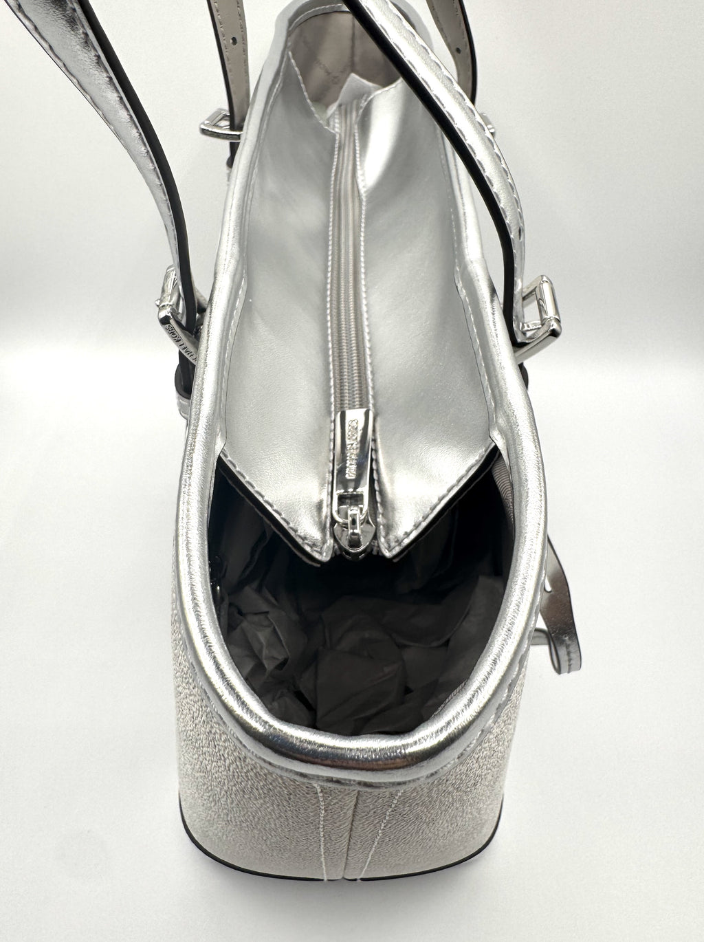 Jet Set Travel (Small Metallic Logo) To-zip Tote Bag