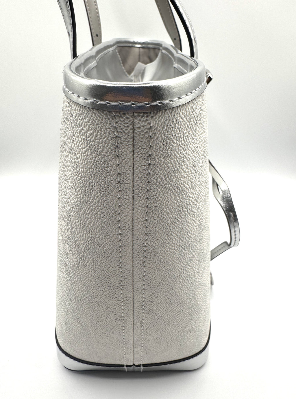 Jet Set Travel (Small Metallic Logo) To-zip Tote Bag